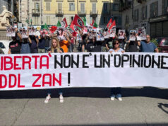 Torino, in 100 in piazza Paleocapa contro il ddl Zan torino contro ddl zan