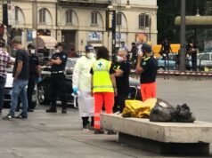 Marocchino ucciso a coltellate in Piazza della Repubblica – LE FOTO omicidio piazza della repubblica