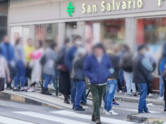 Coda in farmacia, traffico deviato in via Madama Cristina farmacia san salvario coda