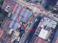 Gru parcheggiata da 40 anni, i residenti: “Potrebbe essere pericolosa” gru torino