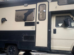 Coppia arrestata dopo il maxi-rave di Stupinigi, insulti e botte agli agenti camper via stradella rave spaccio