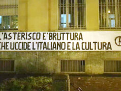 Striscione studentesco al Liceo Cavour contro l’asterisco cavour asterisco