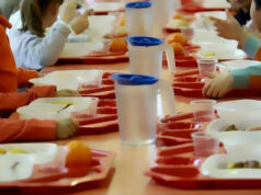 Genitori denunciano scuola King Mila: “larve e capelli nel cibo” mensa scuola