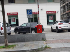 Rapina da film a Settimo: sequestra i dipendenti della banca per rapina rapina banca settimo