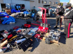 Scoperto capannone di ricambi auto smontati da veicoli rubati capannone auto rubate ricambi