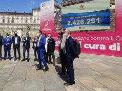 No green pass, danneggiato Maxischermo vaccini di piazza Castello contatore vaccini piemonte piazza castello