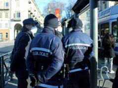 Sul bus senza mascherina e green pass, senegalese aggredisce i vigili vigili torino bus