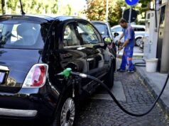 Benzina ai minimi dal 2022, gasolio piĂą caro dopo il rialzo delle accise
