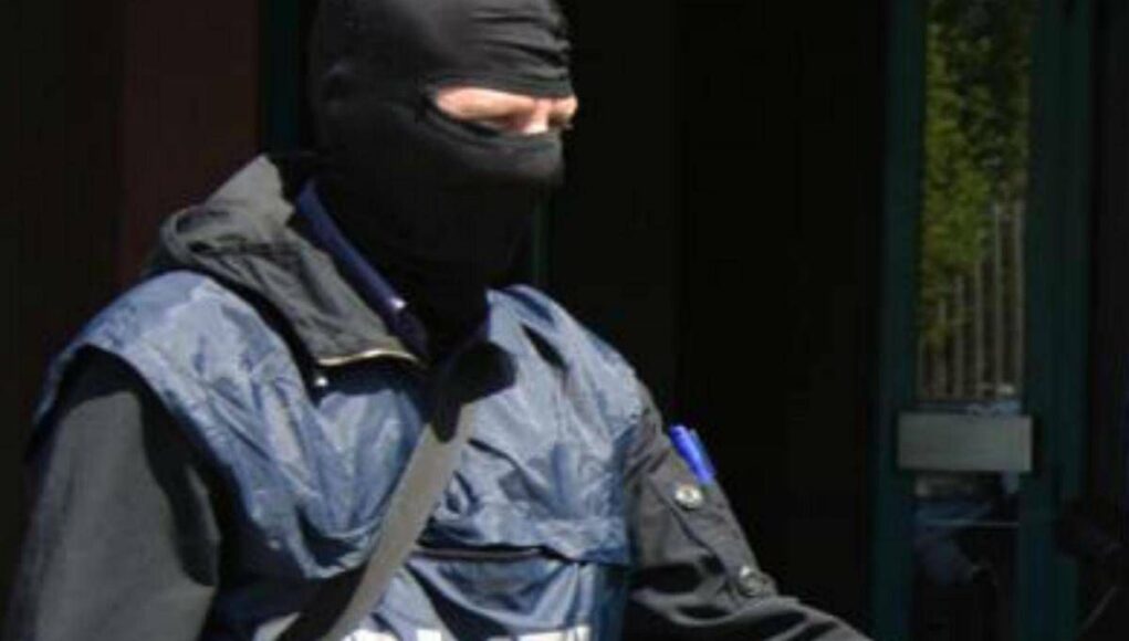 Mandato di arresto internazionale e documenti falsi, misura cautelare per 36enne russo a Bologna