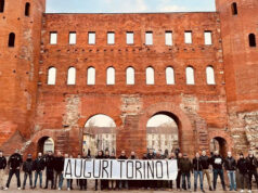 Torino Tricolore omaggia la nascita della città davanti alla Porta Palatina torino tricolore nascita