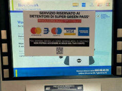 Green pass, “Vuoi i tuoi soldi? Vaccinati”: azione sovranista sulle banche bancomat banca green pass casapound