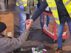 Pasti caldi ai senzatetto, nella notte l’azione solidale di Torino Tricolore senzatetto torino