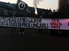 Blitz degli studenti del ‘Blocco’ contro il Green Pass studenti contro green pass