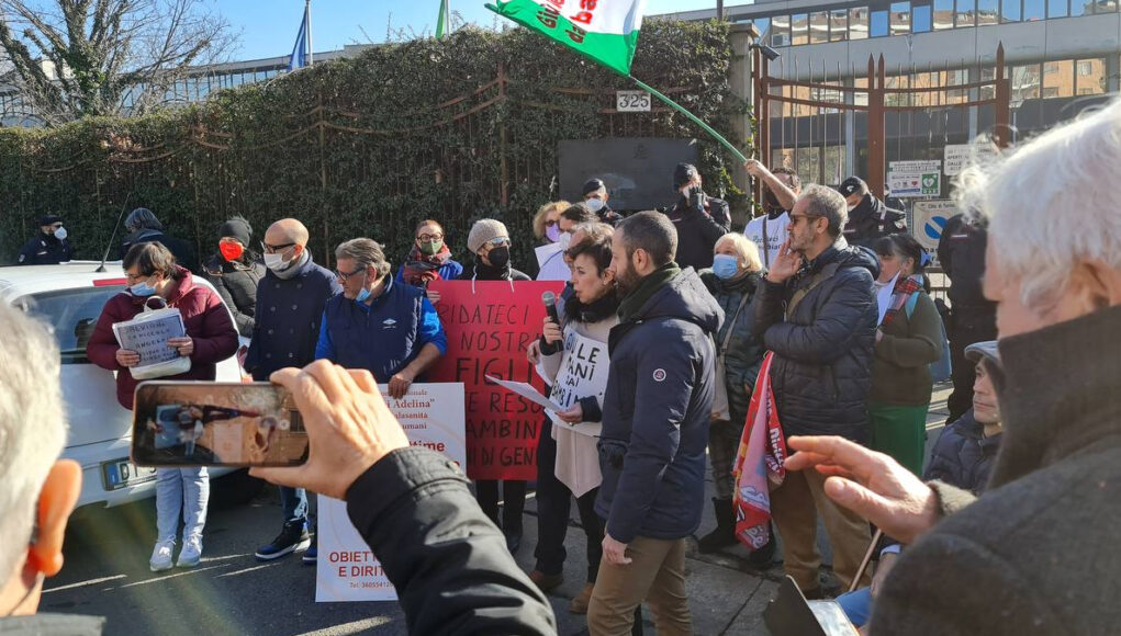 torino come bibbiano manifestazione tribunale minori