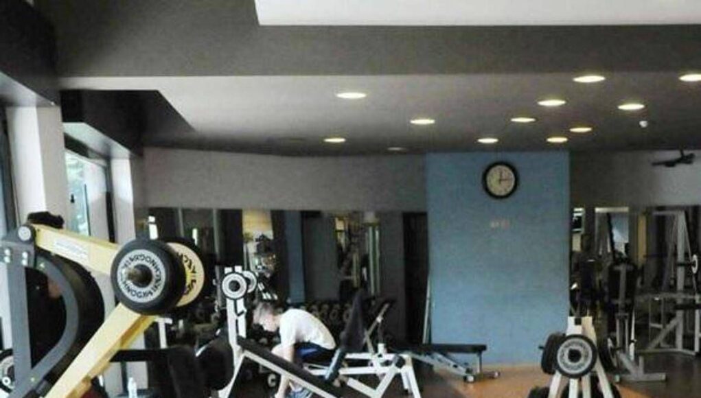 Allenamento in palestra, meglio pesi leggeri o carichi pesanti? Lo studio a sorpresa