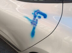 Garino, vandalizzate auto parcheggiate con bombolette spray auto danneggiate