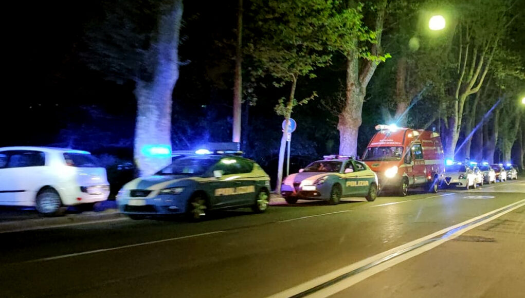 CORSO MONCALIERI DISCOTECA POLIZIA AUTO NEL FIUME