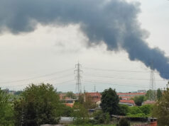 Incendio in Torino nord, fumo su tutta la città incendio torino nord