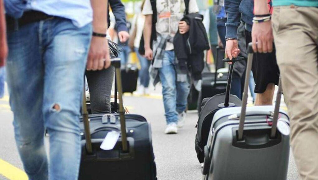 Attacco hacker contro Booking, rubati dati su prenotazioni: scatta avviso agli utenti