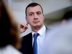 Rocco Casalino: “Insulti re bancarelle? Non ho paura, ma ora bersaglio facile ambulanti”