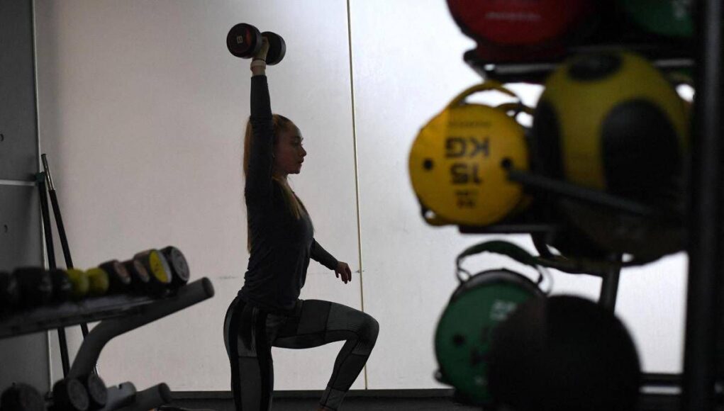 Hai i muscoli? Il tuo cervello è più ‘giovane’: lo studio