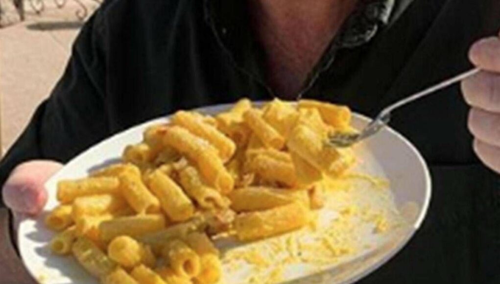 Carbonara fake al Parlamento Ue, la battaglia finisce sul Telegraph. Lollobrigida: “In arrivo nuova legge”