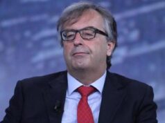 Burioni contro Susanna Tamaro: “Ragionamenti identici a quelli dei somari antivaccinisti”