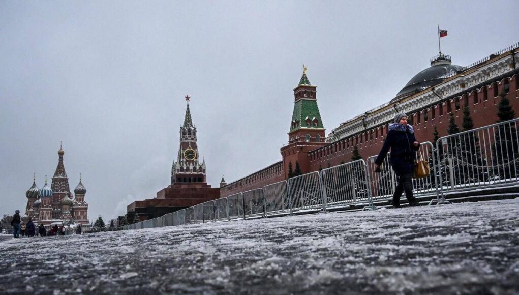 Ucraina, Ue amplia lista sanzioni Russia: colpiti anche gli influencer di Putin