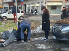 Piazza Rivoli, auto proveniente dalla corsia riservata investe rider in bici piazza rivoli torino