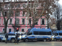 Perquisizione all’Askatasuna di Torino: sequestrati cibi scaduti e materiale audio per festa abusiva perquisizione askatasuna torino