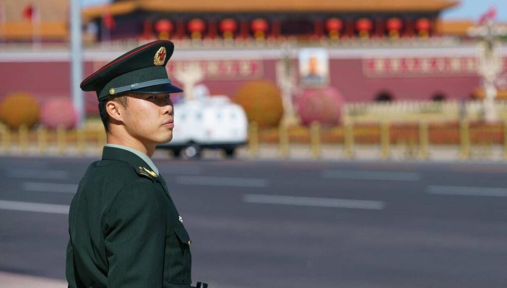 Le mire della Cina su Okinawa, aereo militare punta radar contro jet del Giappone