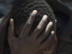 Migranti, Alarm Phone: “200 persone in pericolo nel Mediterraneo centrale”