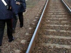 Novara, tre giovani investiti dal treno: un morto e due feriti
