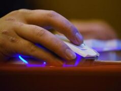 Rapporto Amnesty: “Tecnologia usata per alimentare odio e discriminazione”