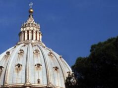 Sacramenti nulli per formule sbagliate, stretta del Papa