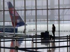 Stop ai passeggeri frettolosi, in aereo arriva la multa: l’idea in Turchia