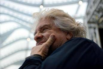 M5s, Grillo contro Conte: azione legale per riprendersi simbolo