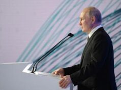 Putin a Usa e Ue: “Non perdete tempo, riprendiamo i rapporti commerciali”
