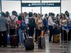 Biglietti aerei, a Natale costo voli interni fino a 12 volte più alti: l’indagine