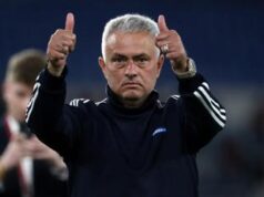 Mourinho, dagli arbitri alla rosa: la comunicazione populista che piace ai tifosi