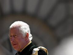 Carlo poco empatico con i sudditi più giovani, ecco le ‘accuse’ di William