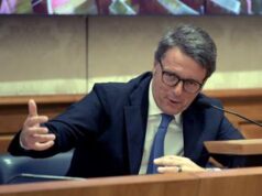 Renzi: “Mondo verso il crash come Tetris, ma resta fuori da conferenza Meloni”