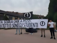 Nichelino, la protesta del Blocco Studentesco: “L’IISS Erasmo da Rotterdam cade a pezzi” nichelino torino protesta studenti blocco