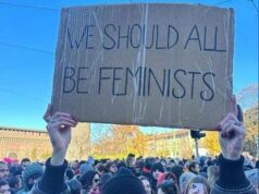 Chiara Ferragni al corteo contro la violenza sulle donne: “Dovremmo essere tutti femministi”