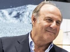 Gerry Scotti ci riprova: “Chiederò a Meloni come rinunciare alla pensione da parlamentare”