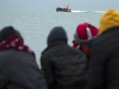 Migranti, nuova tragedia: trovati 10 morti su barcone, altri 51 in salvo