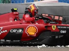 Sainz, un altro incidente: a 200 all’ora contro le barriere con la Ferrari