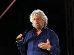 Beppe Grillo e il “grazie di cuore” a ospedale Cecina dopo essere stato dimesso