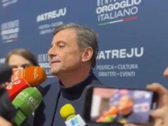 Calenda contro Elon Musk: “Ma chi cacchio sei?”