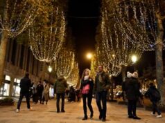 Covid e influenza, Natale a rischio? L’appello degli esperti per ‘salvare’ le feste